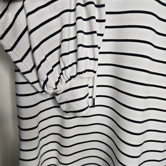 CABI Relaxed Fit Casual White and Black Striped Women's Longsleeve Veck Top - Picture 3 of 10